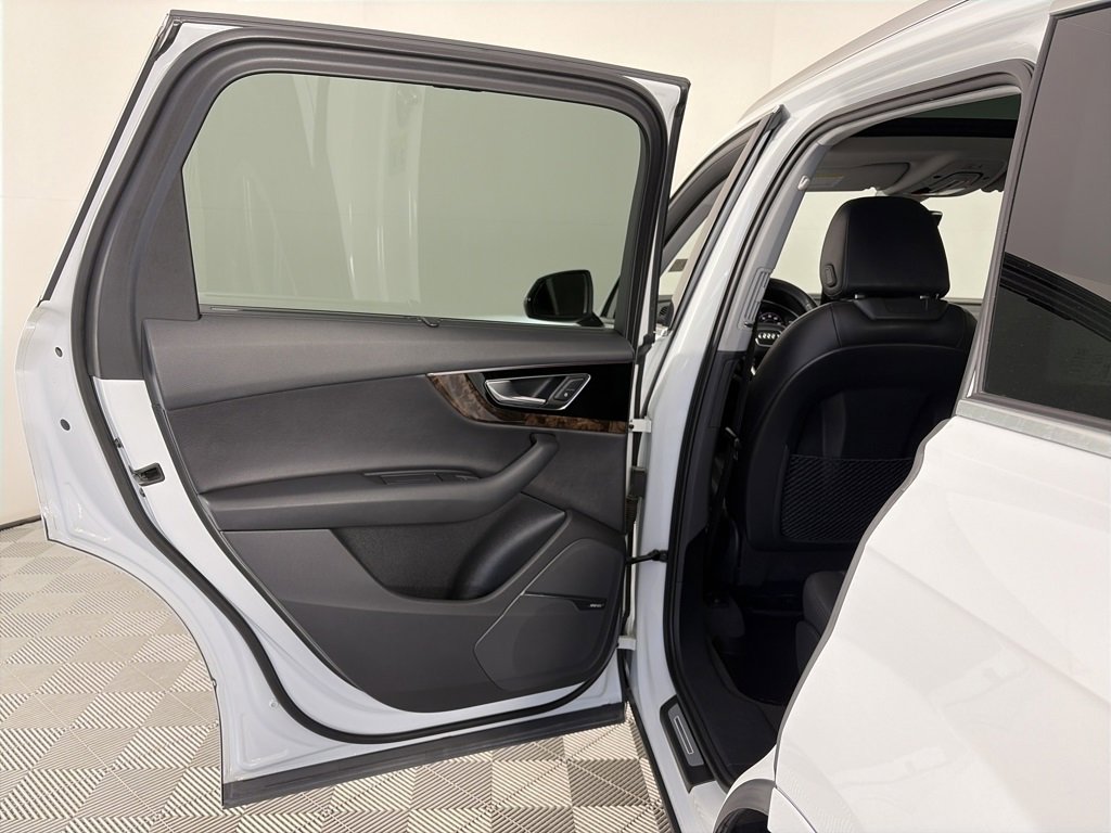 Used 2018 Audi Q7 3.0T Prestige image 12