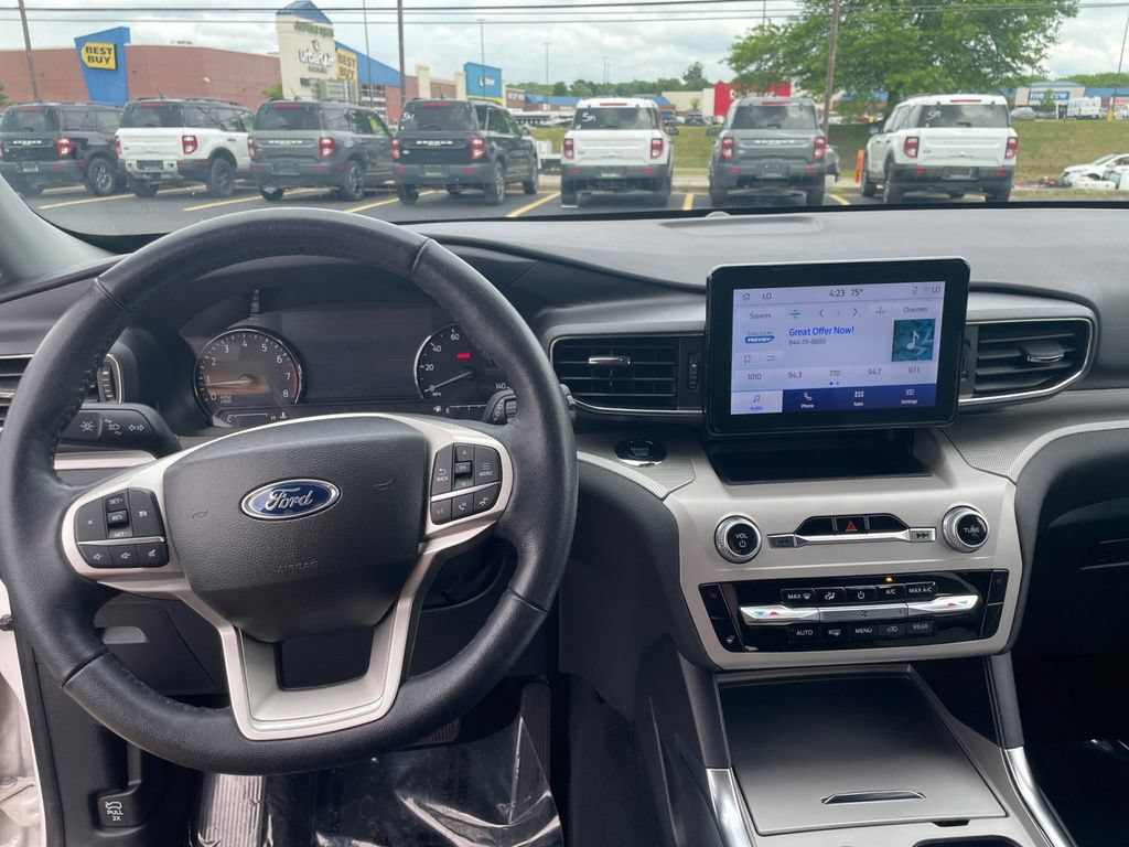 Certified 2023 Ford Explorer XLT w/ Equipment Group 202A AWD/4WD image 15
