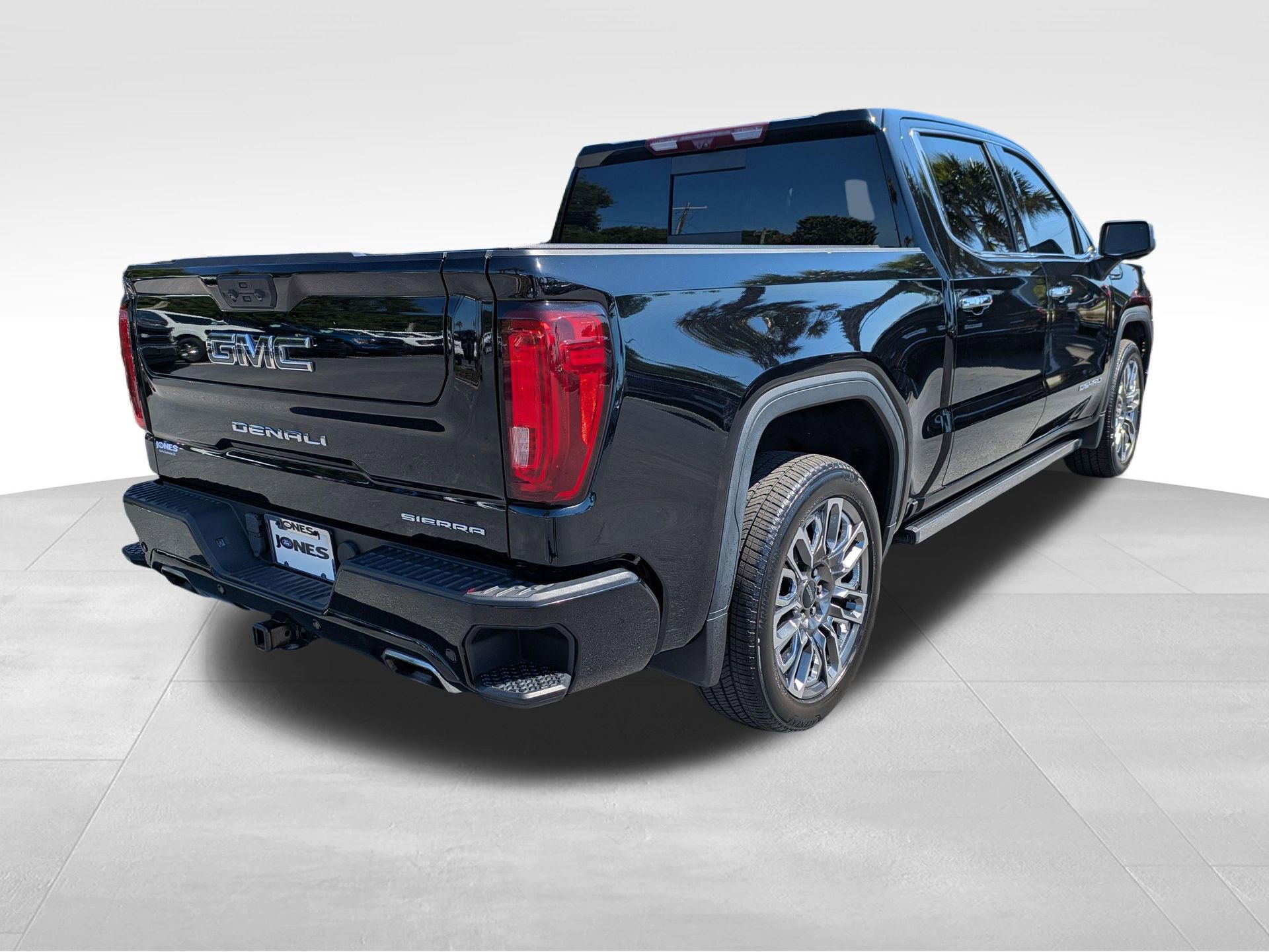 Used 2023 GMC Sierra 1500 Denali Ultimate AWD/4WD image 5