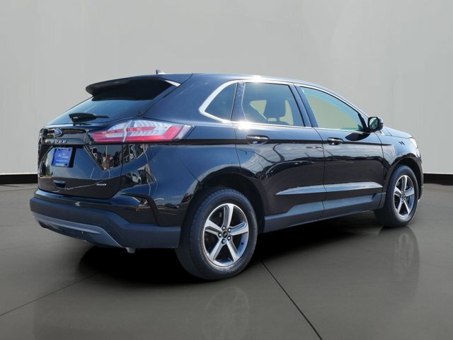 Certified 2023 Ford Edge SEL w/ Convenience Package AWD/4WD image 3
