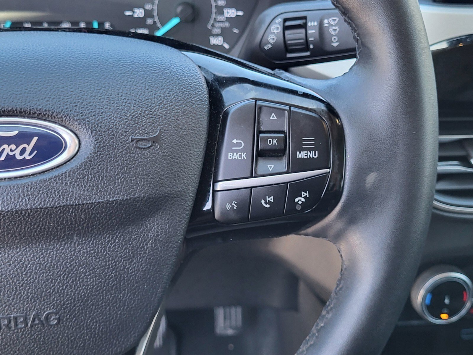 Certified 2022 Ford Escape SE w/ SE Sport Appearance Package image 27