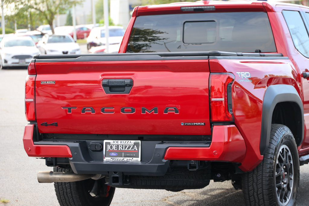 Used 2025 Toyota Tacoma TRD Off-Road w/ TRD Off Road Upgrade Package AWD/4WD image 31