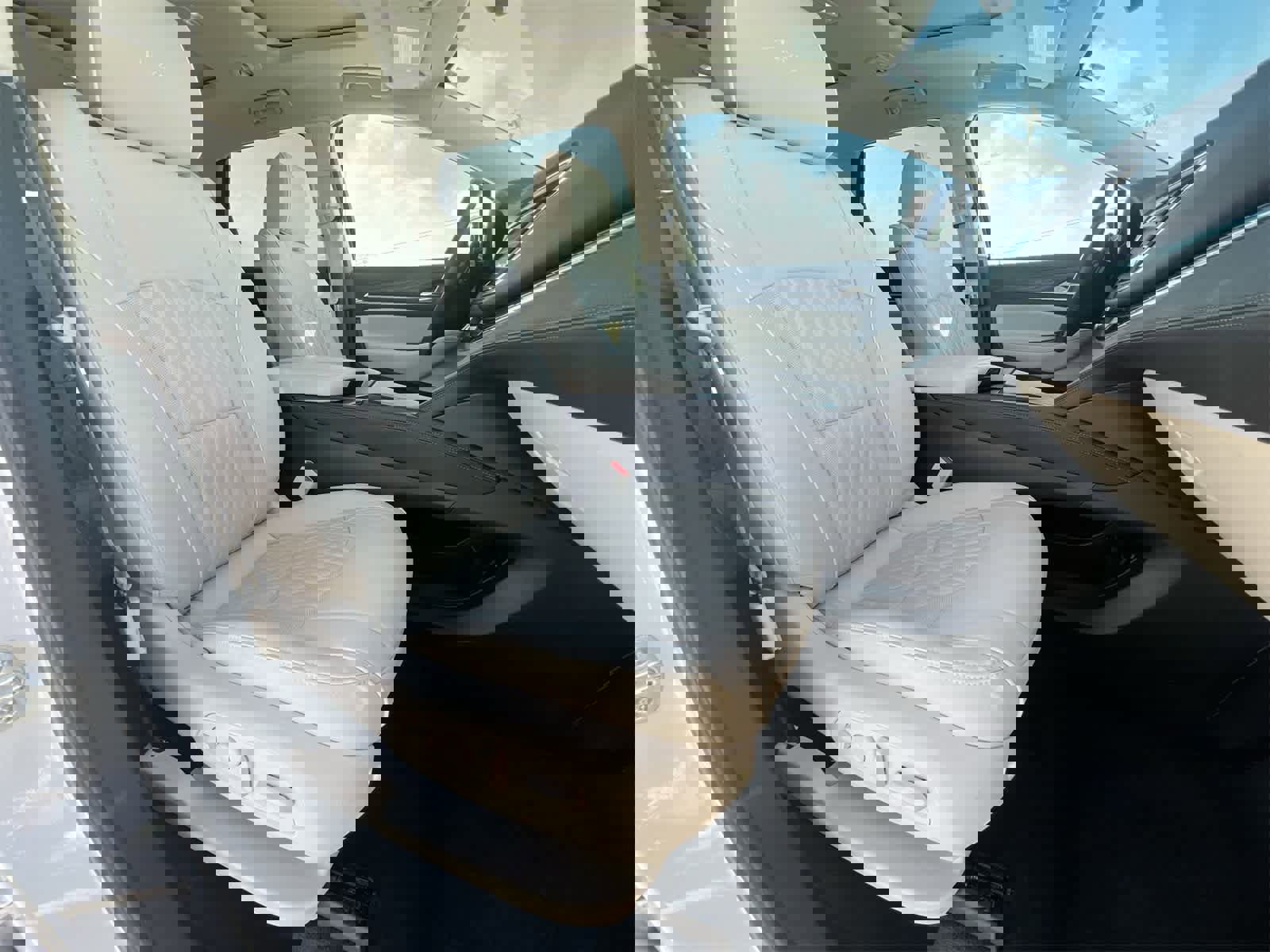 Used 2024 Buick Enclave Avenir w/ Avenir Technology Package image 21