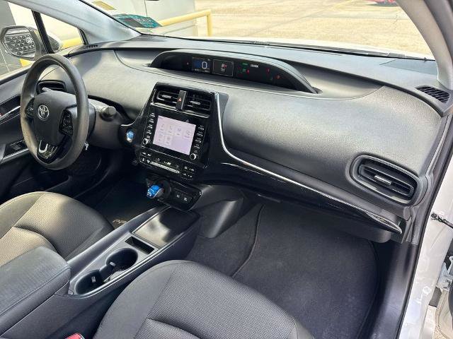 Used 2020 Toyota Prius L Eco FWD image 12