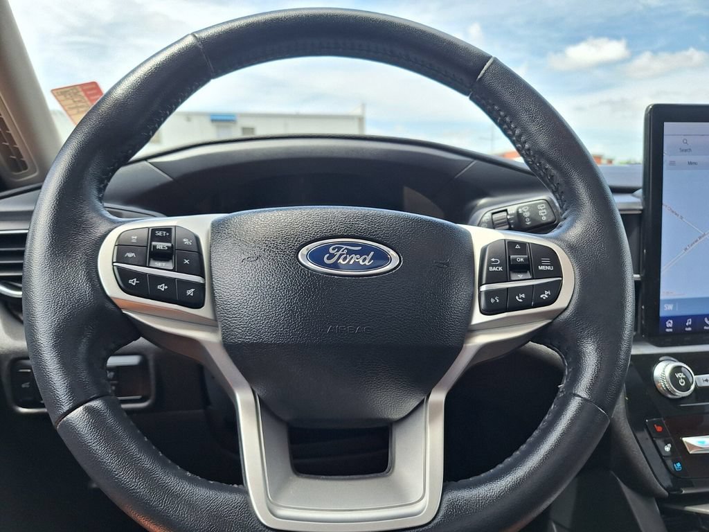 Certified 2023 Ford Explorer Limited w/ Limited Technology Package RWD image 24