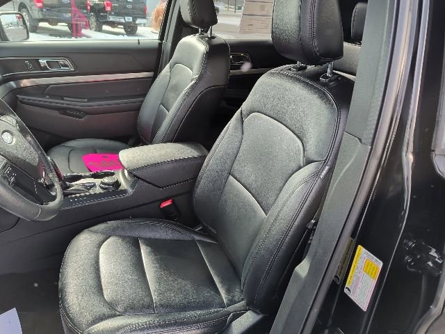 Certified 2018 Ford Explorer XLT w/ Equipment Group 202A image 15