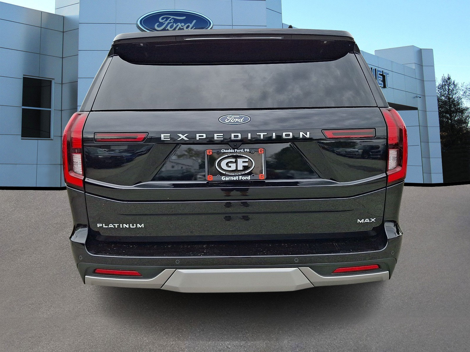 Certified 2025 Ford Expedition Max Platinum w/ Driver's Package AWD/4WD image 9