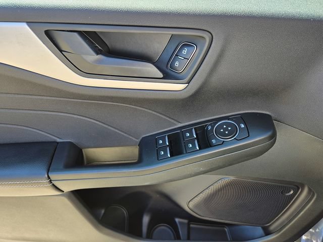 Certified 2022 Ford Escape SE w/ SE Sport Appearance Package FWD image 18