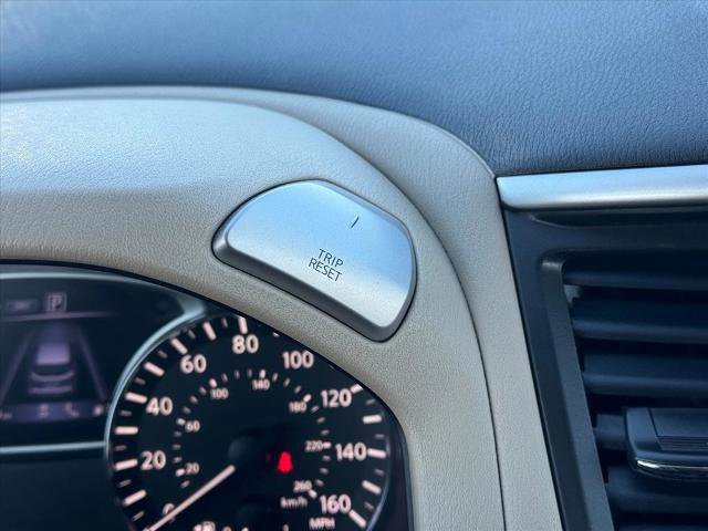 Used 2018 Nissan Pathfinder SL image 23