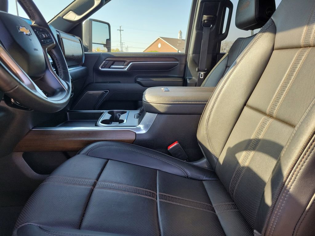 Used 2024 Chevrolet Silverado 2500 High Country w/ High Country Premium Package AWD/4WD image 20