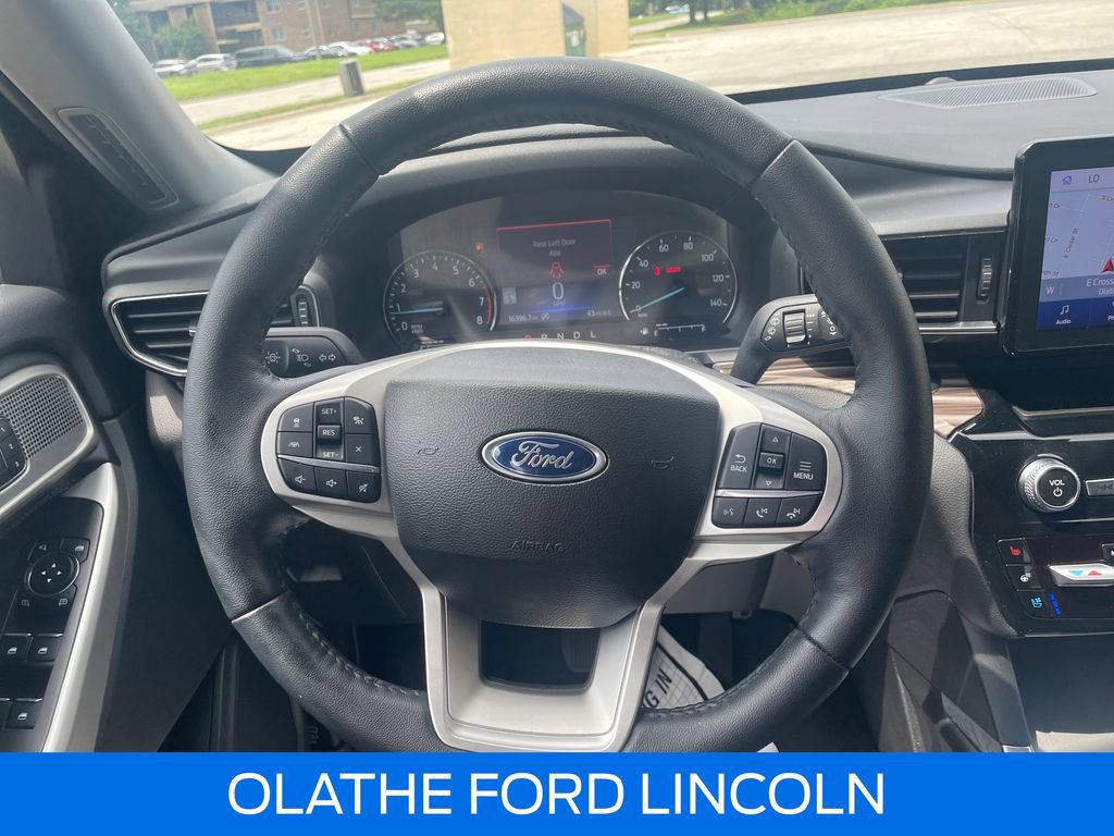 Certified 2023 Ford Explorer Limited w/ Equipment Group 301A AWD/4WD image 18