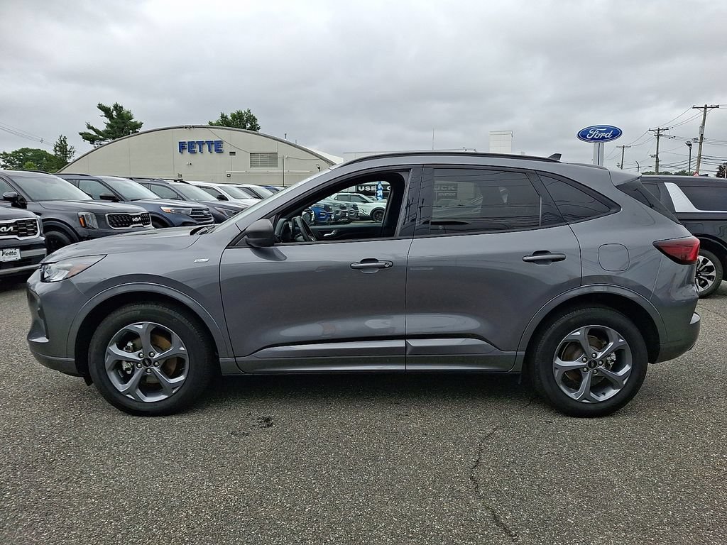 Certified 2023 Ford Escape ST-Line w/ Tech Pack #1 AWD/4WD image 7