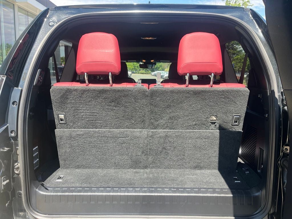 Used 2023 Lexus GX 460 Premium w/ Accessory Package AWD/4WD image 12