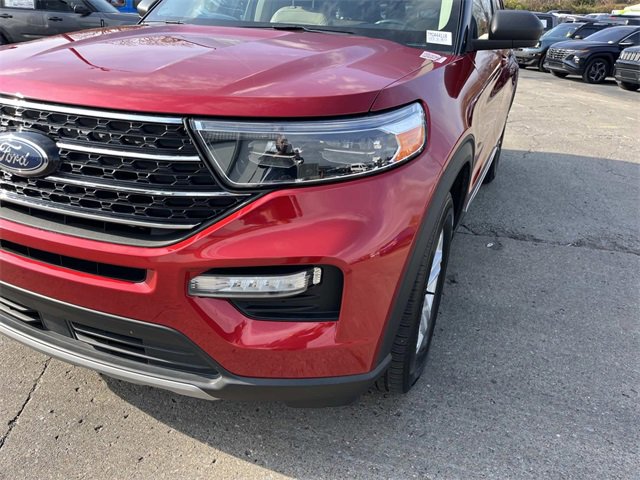 Certified 2021 Ford Explorer XLT w/ Equipment Group 202A image 9