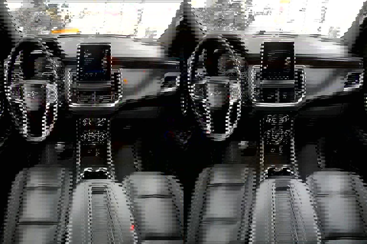 Used 2022 Chevrolet Suburban Z71 w/ Luxury Package image 12