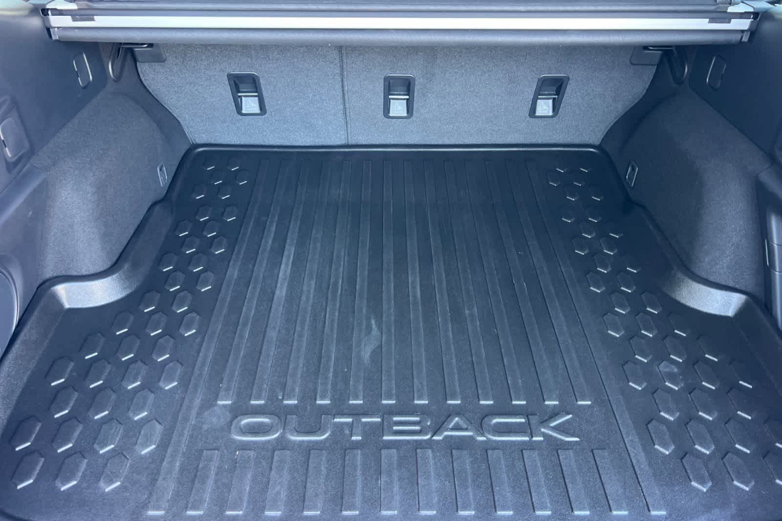 Used 2022 Subaru Outback Limited AWD/4WD image 15