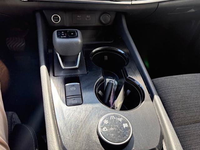 Used 2022 Nissan Rogue SV AWD/4WD image 11