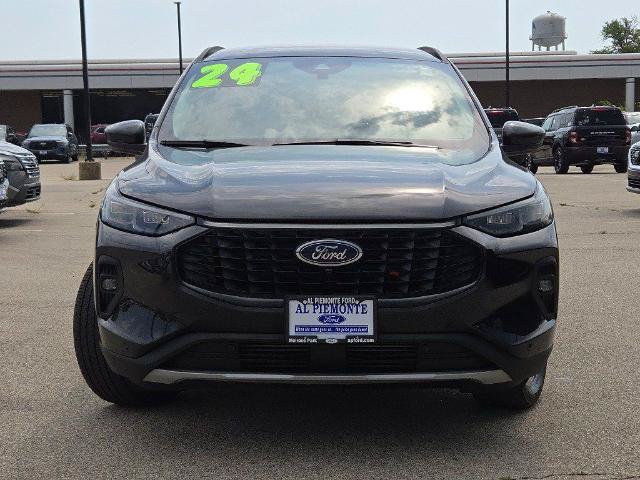 Certified 2024 Ford Escape Platinum AWD/4WD image 2