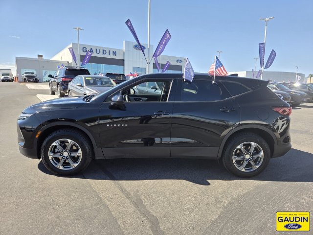 Used 2025 Chevrolet Blazer LT FWD image 4