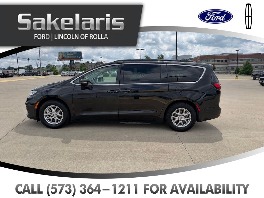 Used 2022 Chrysler Pacifica Touring-L FWD image 8