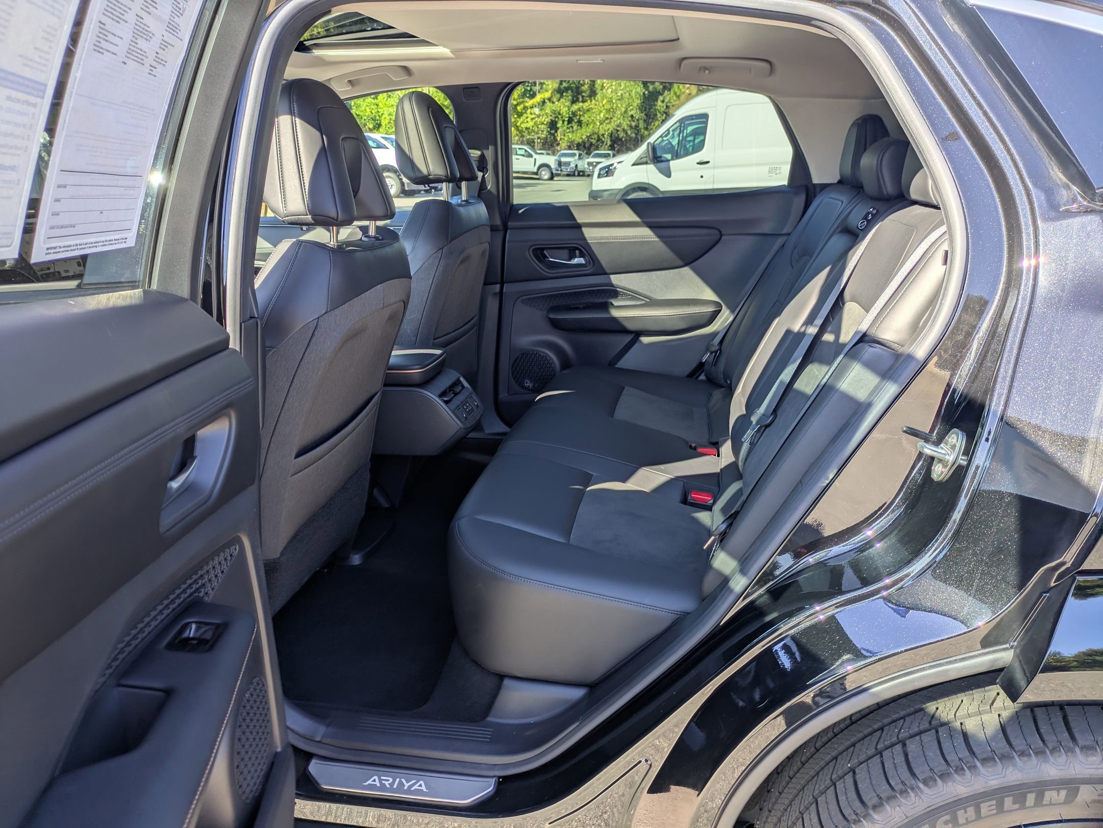 Used 2023 Nissan Ariya FWD image 28