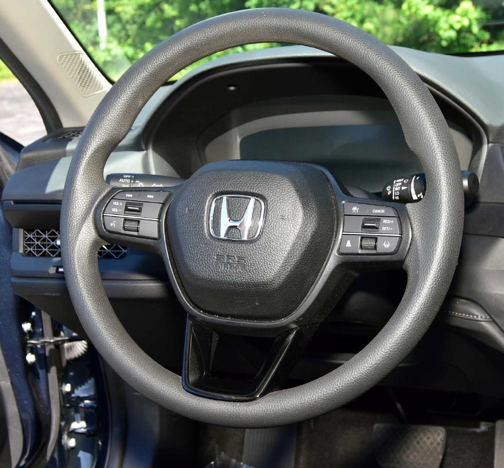Used 2025 Honda Accord SE image 14