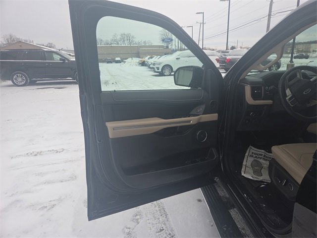 Certified 2023 Ford Expedition Limited image 36