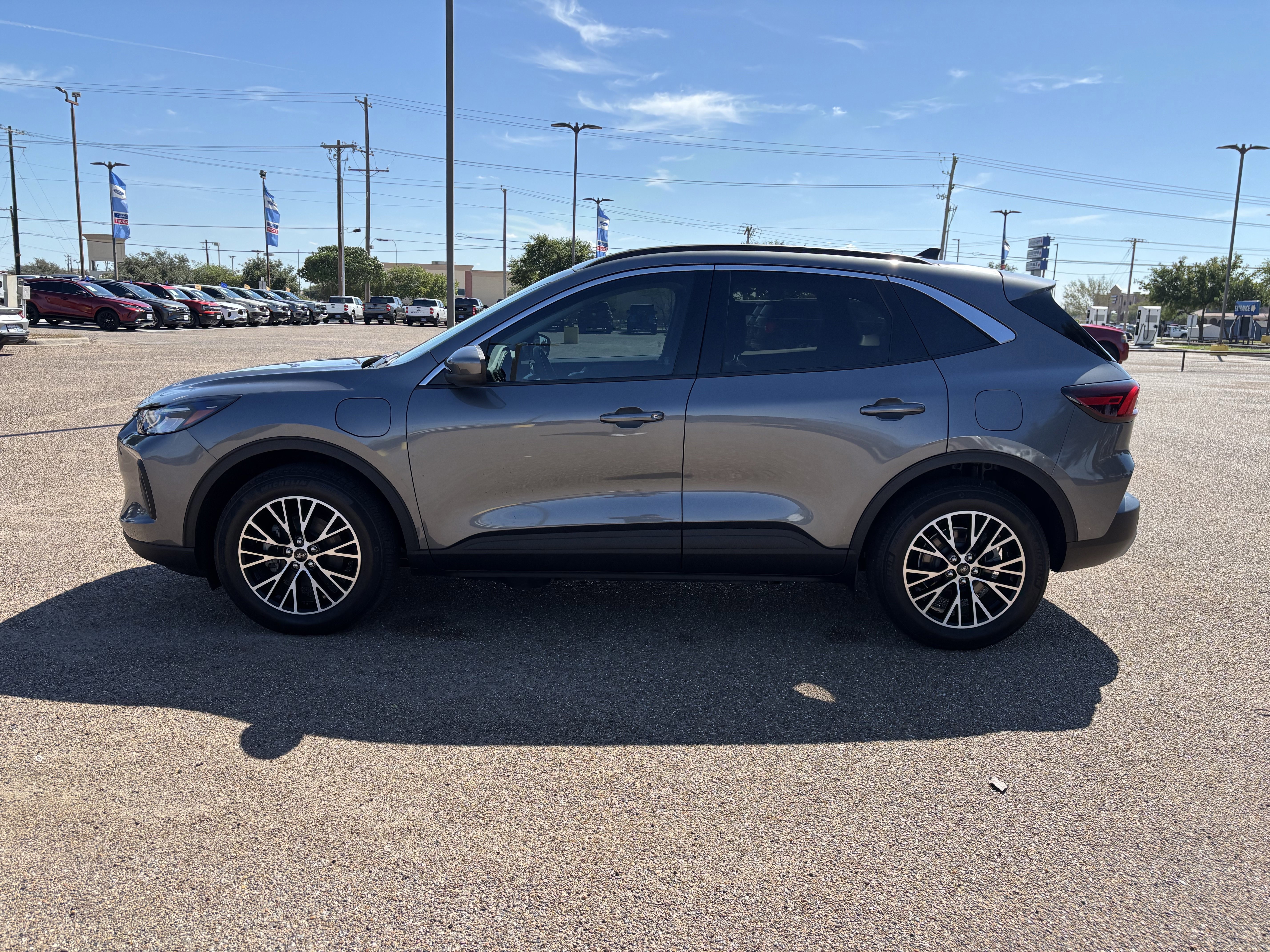 Certified 2023 Ford Escape SE image 3