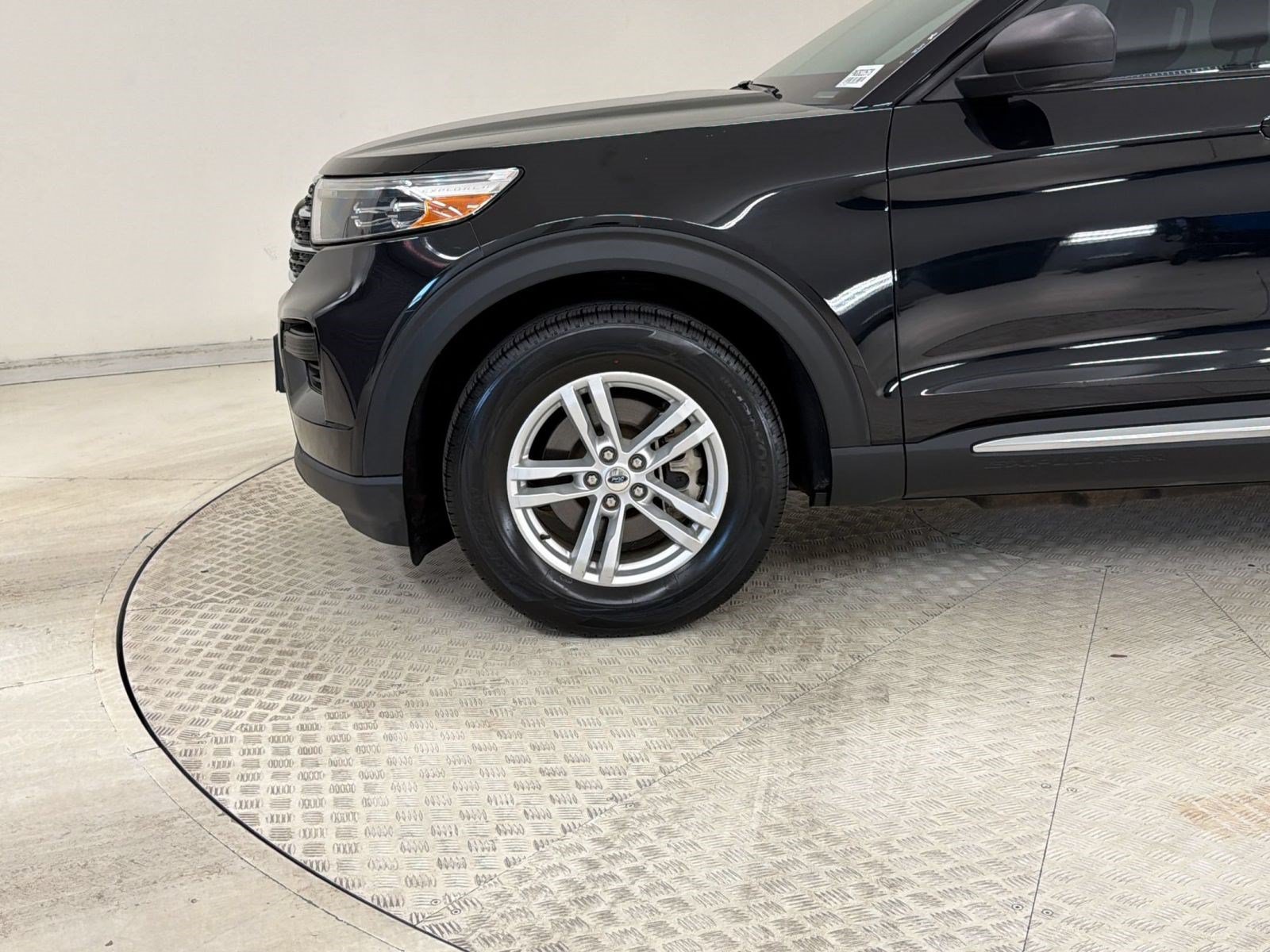Certified 2022 Ford Explorer XLT RWD image 26
