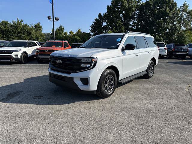 Certified 2025 Ford Expedition Active AWD/4WD image 3