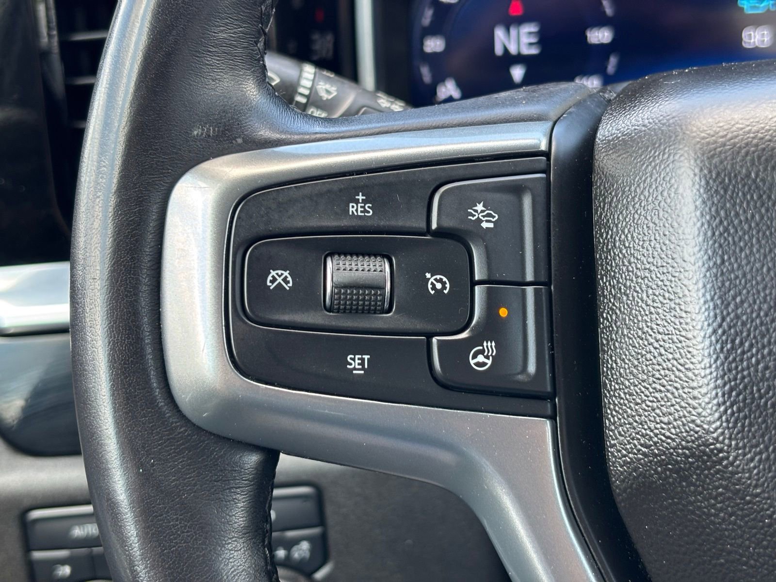 Used 2022 Chevrolet Silverado 1500 LT AWD/4WD image 26