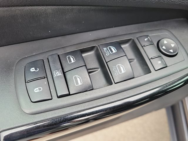Used 2021 Jeep Cherokee Latitude Plus AWD/4WD image 8