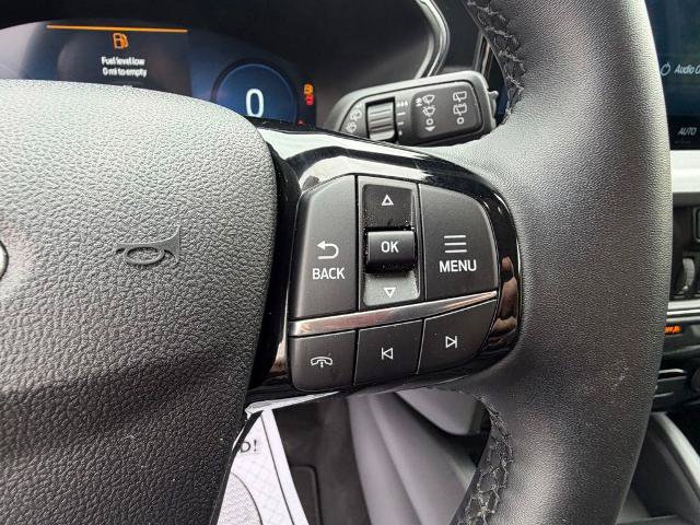 Certified 2025 Ford Escape Platinum AWD/4WD image 37