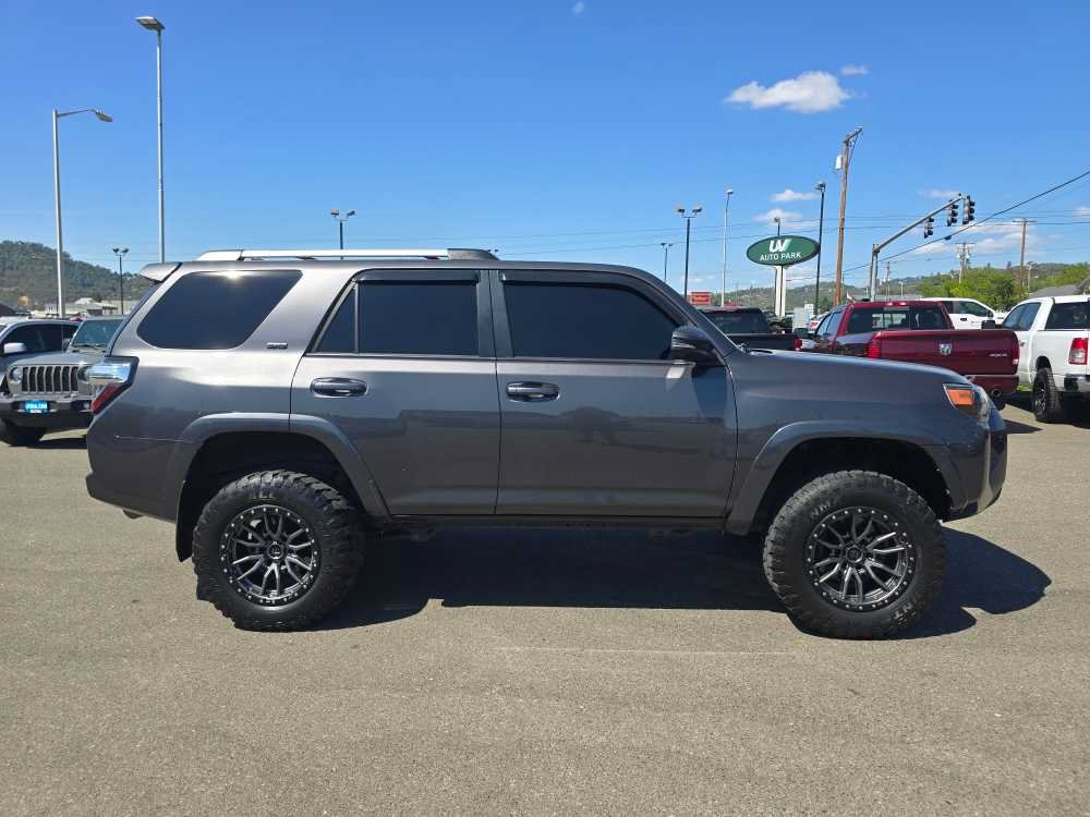Used 2019 Toyota 4Runner SR5 Premium AWD/4WD image 6