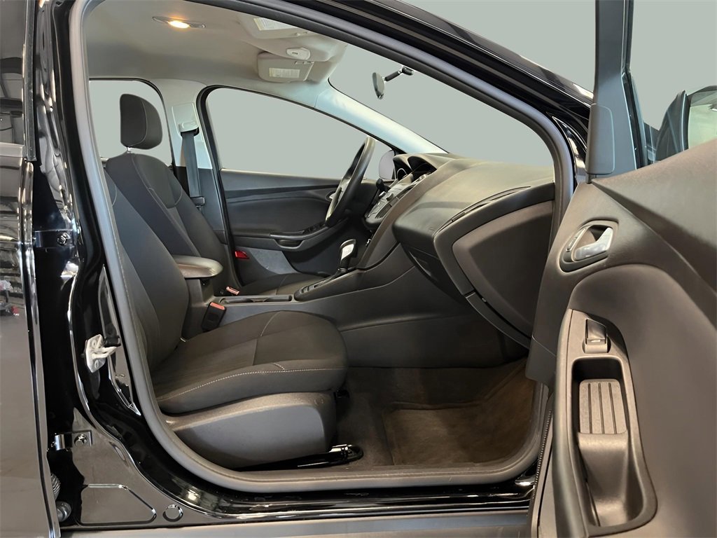 Certified 2018 Ford Focus SE image 24