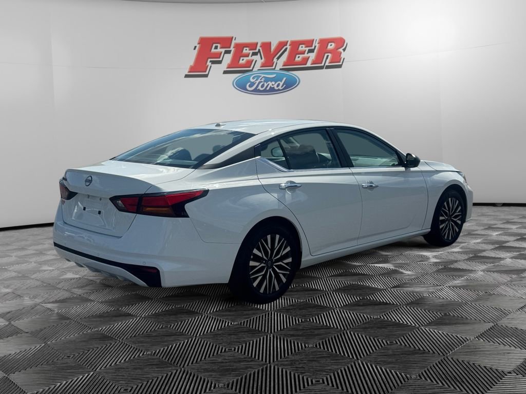 Used 2025 Nissan Altima 2.5 SV FWD image 4