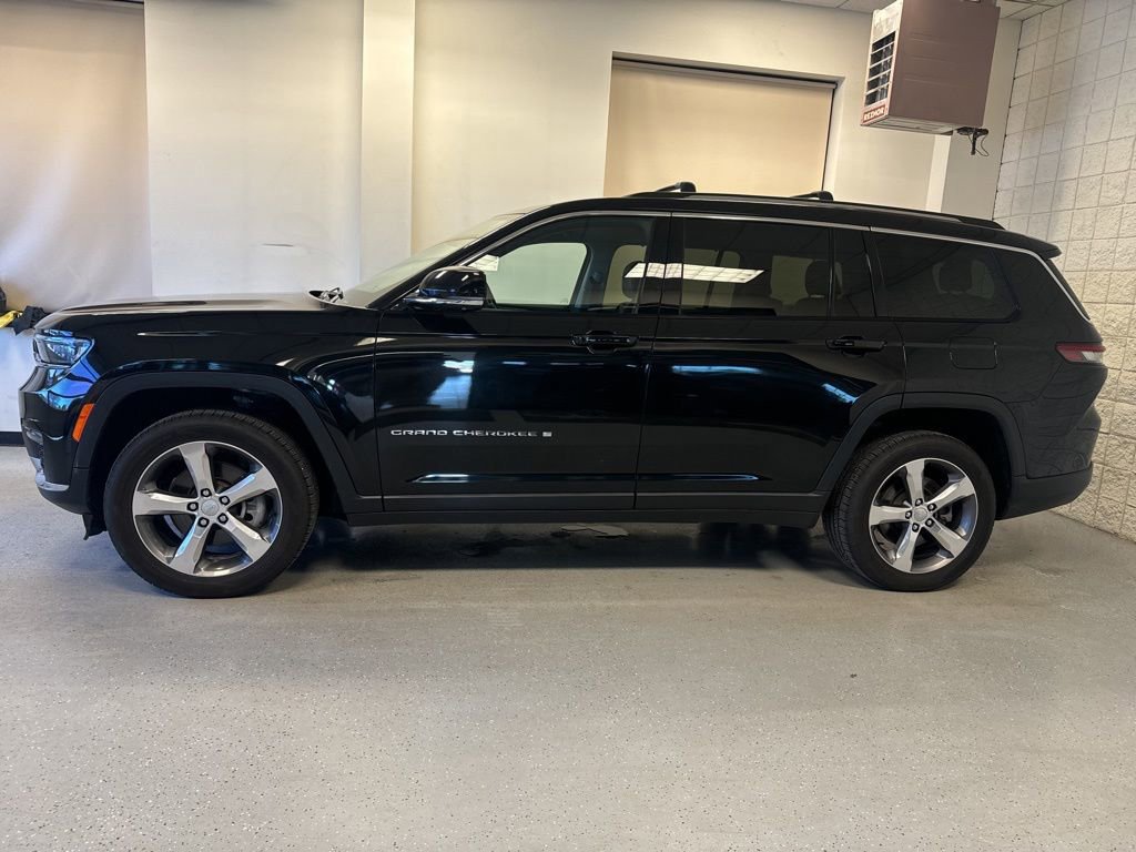 Used 2021 Jeep Grand Cherokee L Limited w/ Luxury Tech Group II image 11