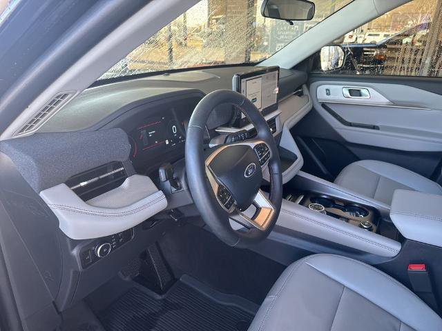 Certified 2025 Ford Explorer Active w/ Active Comfort Package RWD image 9