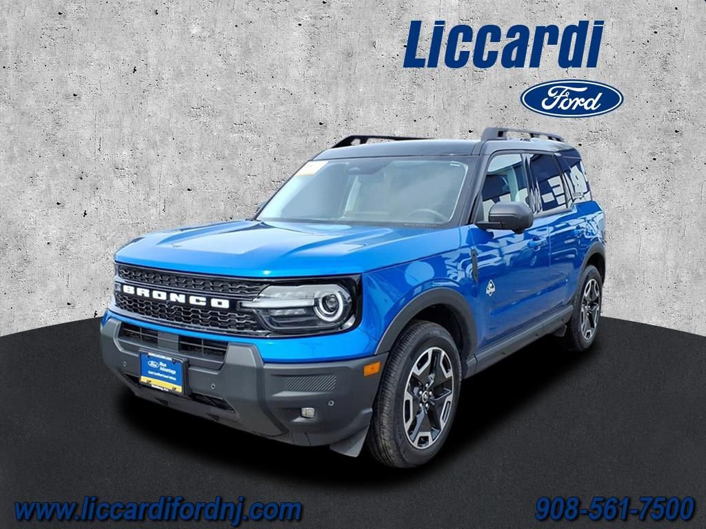 Certified 2025 Ford Bronco Sport Outer Banks w/ Outer Banks Tech Package+ AWD/4WD image 3