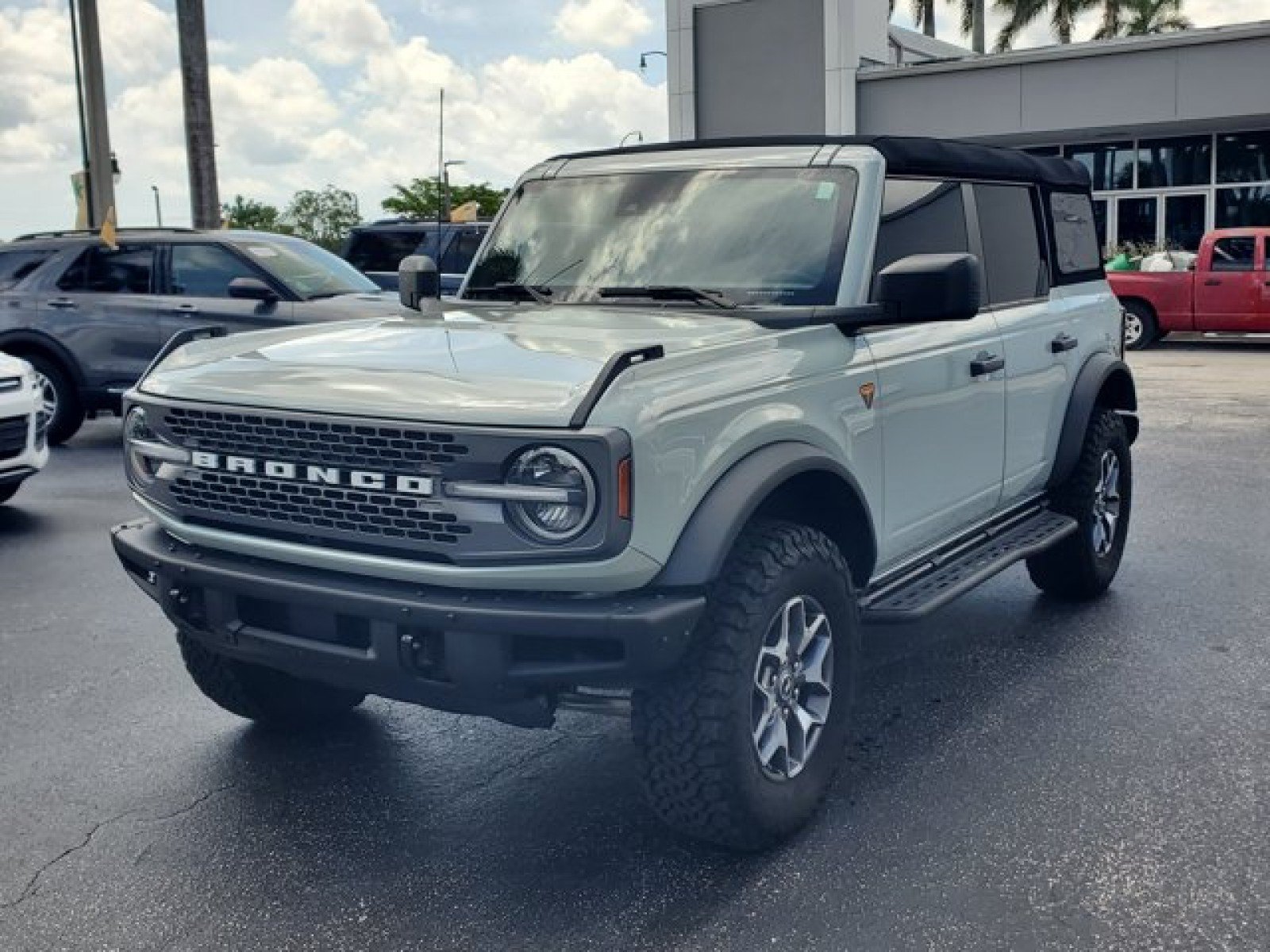 Certified 2024 Ford Bronco Badlands AWD/4WD image 3