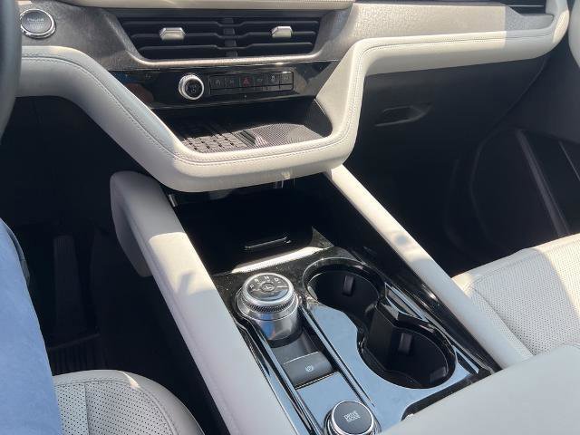 Certified 2025 Ford Explorer Platinum w/ Ultimate Package image 27