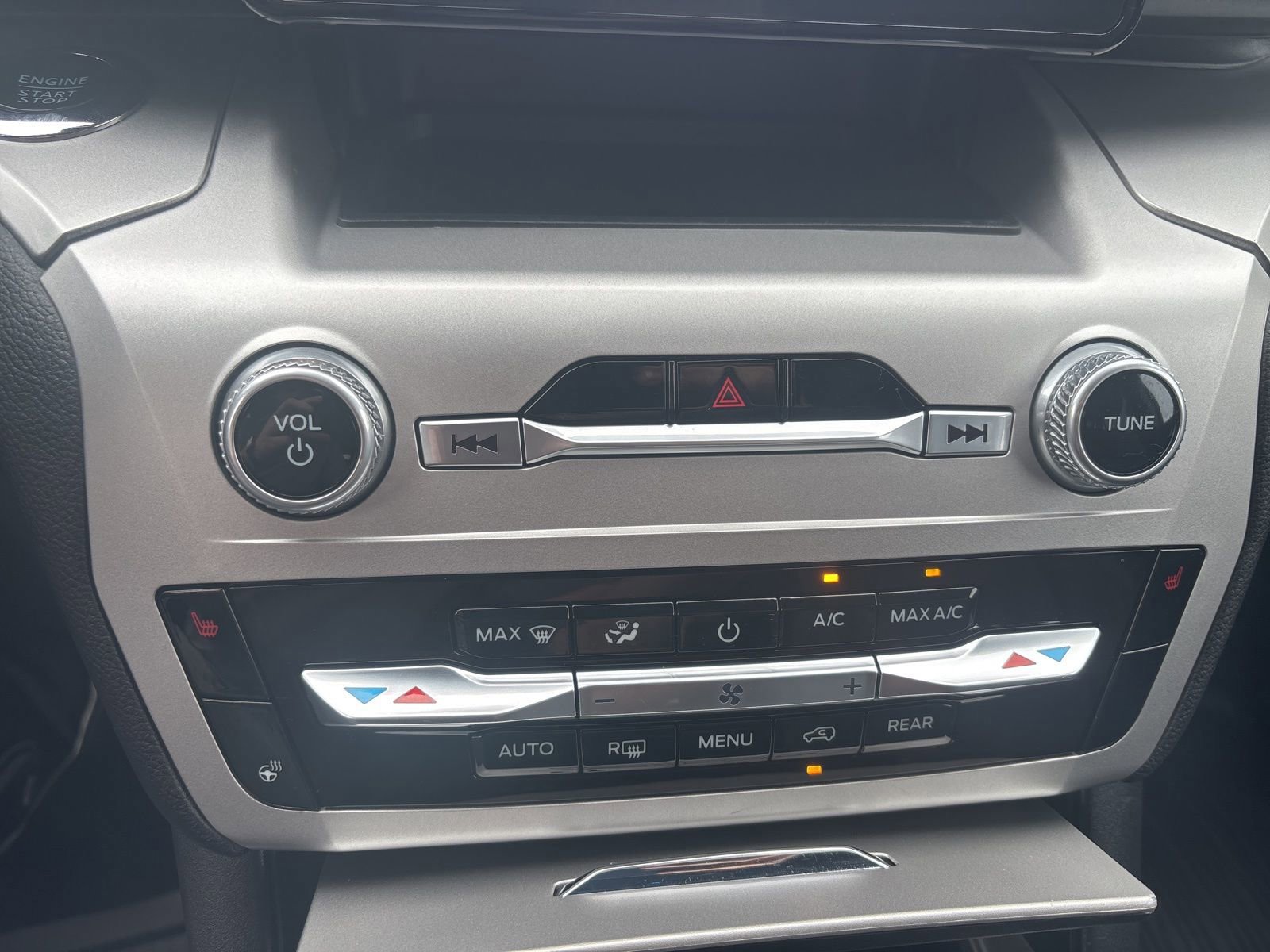 Certified 2022 Ford Explorer XLT w/ Equipment Group 202A image 24