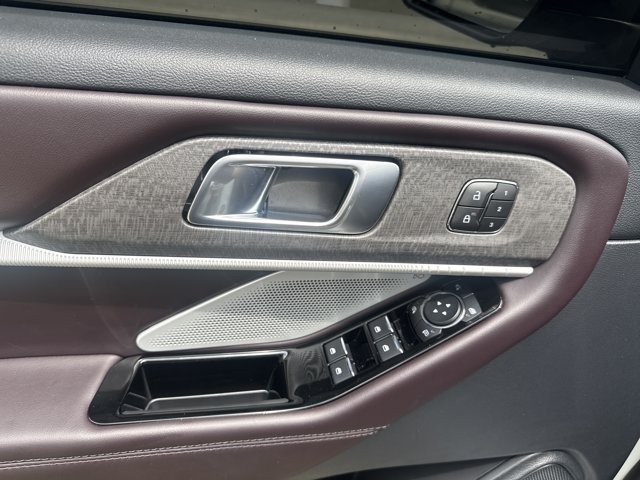 Certified 2026 Ford Explorer Platinum RWD image 12