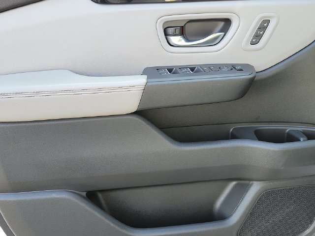 Used 2024 Honda Pilot Touring image 21