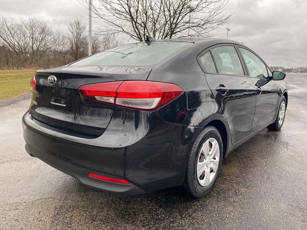 Used 2017 Kia Forte LX image 3