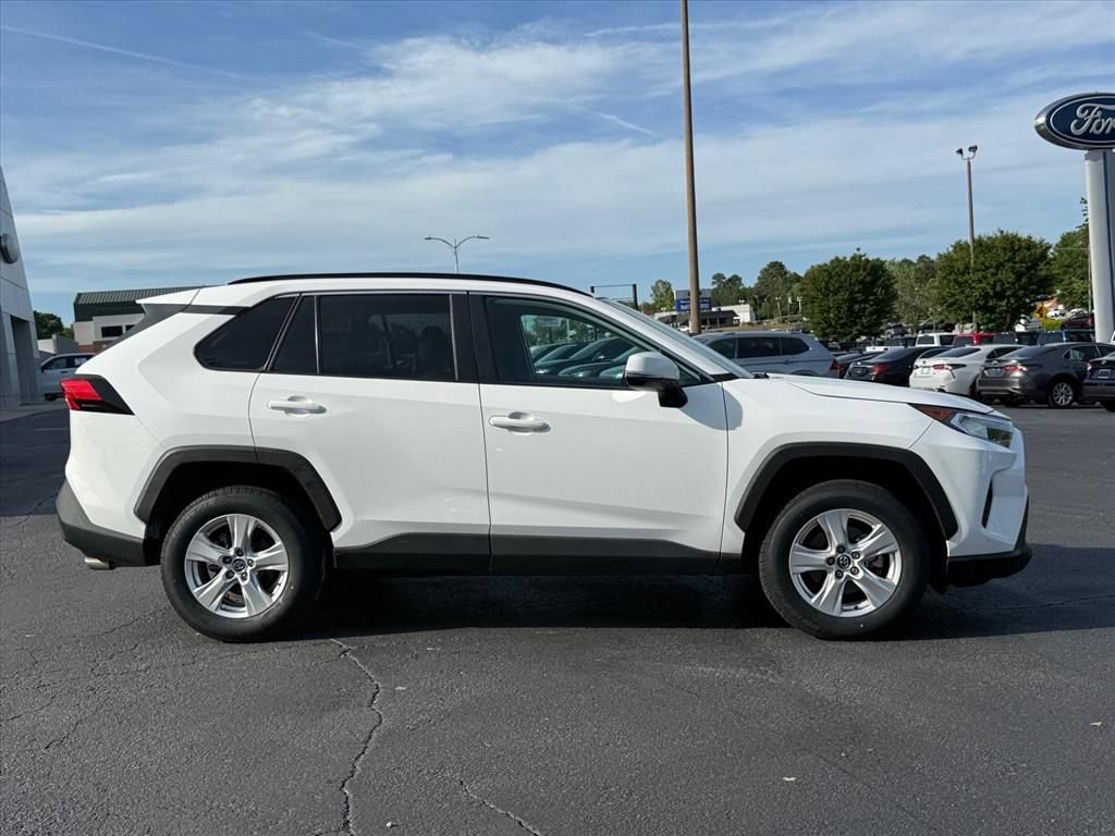 Used 2021 Toyota RAV4 XLE FWD image 3