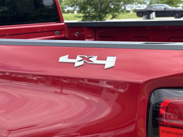 Used 2023 GMC Sierra 1500 SLT AWD/4WD image 10