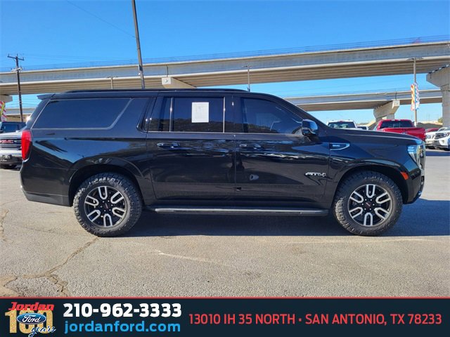 Used 2022 GMC Yukon XL AT4 image 6