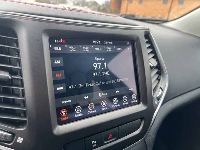 Used 2020 Jeep Cherokee Trailhawk w/ Cold Weather Group image 13