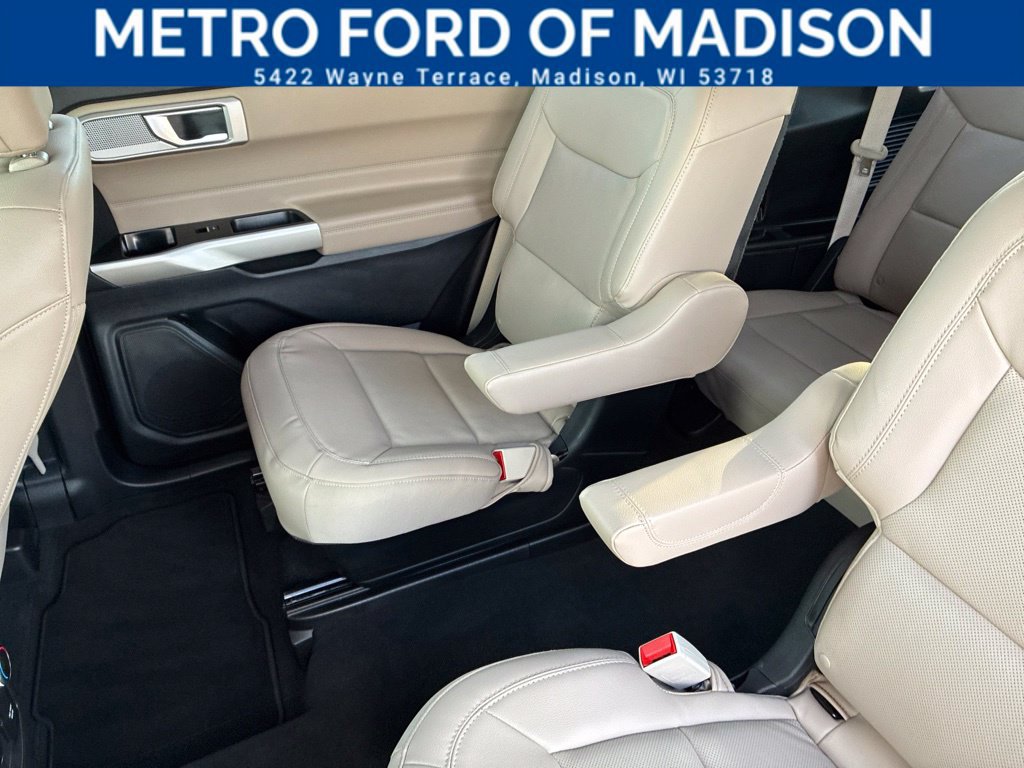 Certified 2022 Ford Explorer Limited w/ Hybrid Equipment Group 310A AWD/4WD image 38